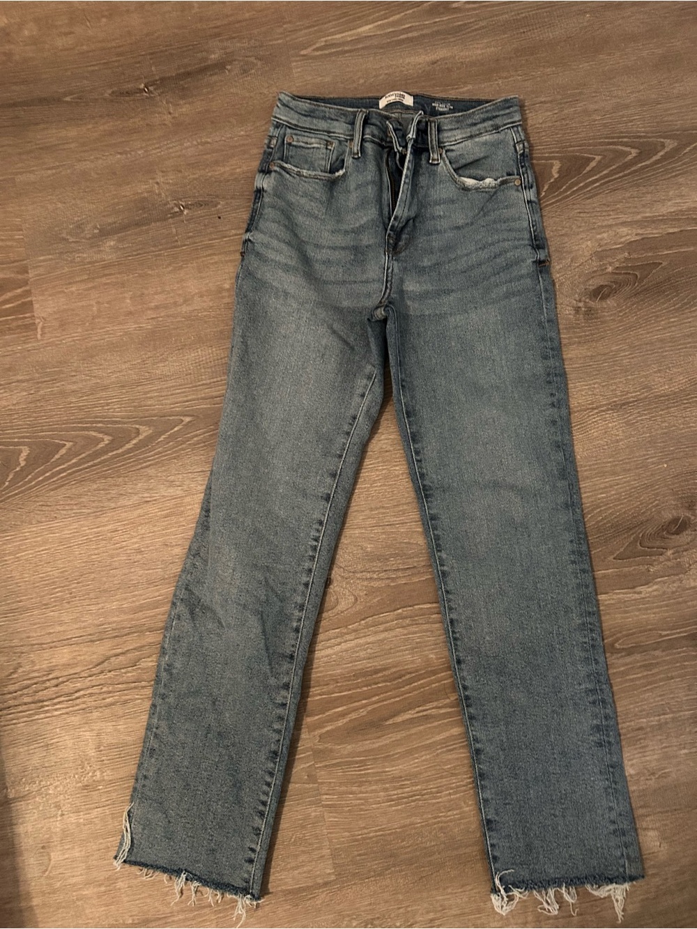 Kensie Straight-Leg Jeans in Faded Blue Denim